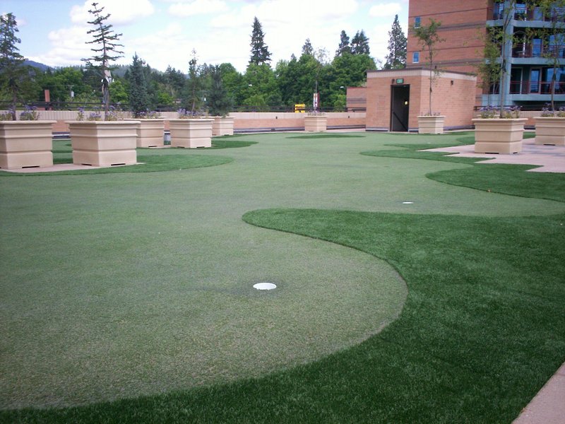 Tour Greens Synthetic Turf Putting Courses