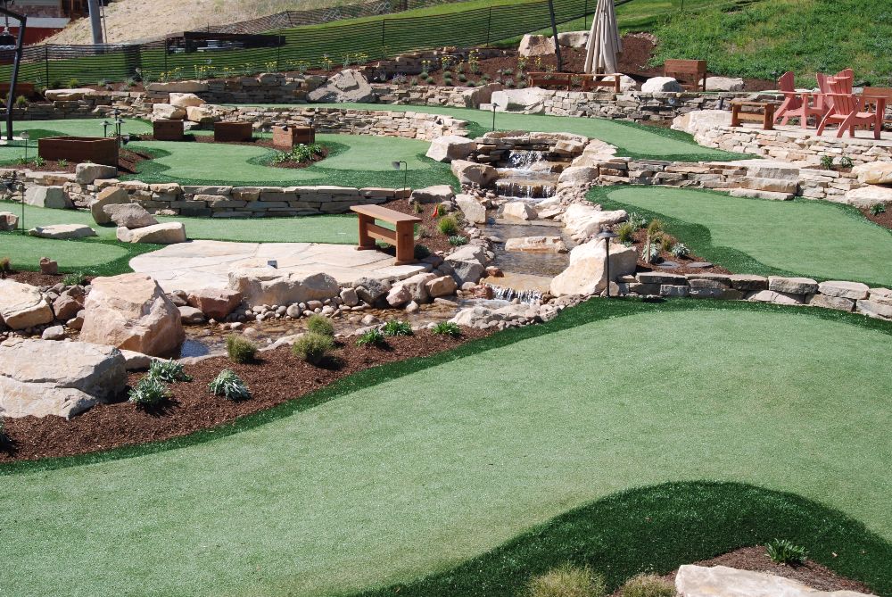 Outdoor Putting Green