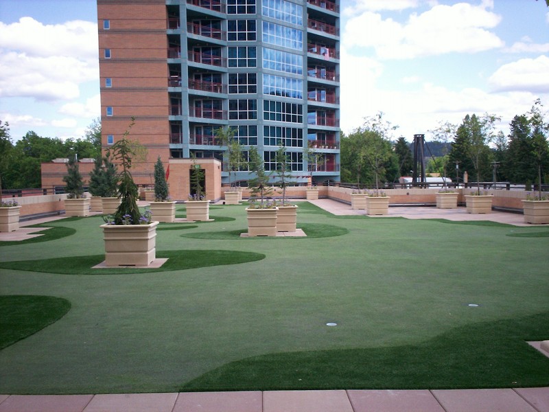 Tour Greens Synthetic Turf Putting Courses